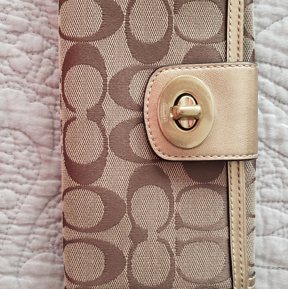 NEW Coach billfold size wallet